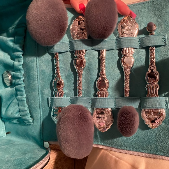 Disney Spectrum Limited Edition Little Mermaid 5 Makeup vegan Brush Set Rare! - Picture 8 of 12